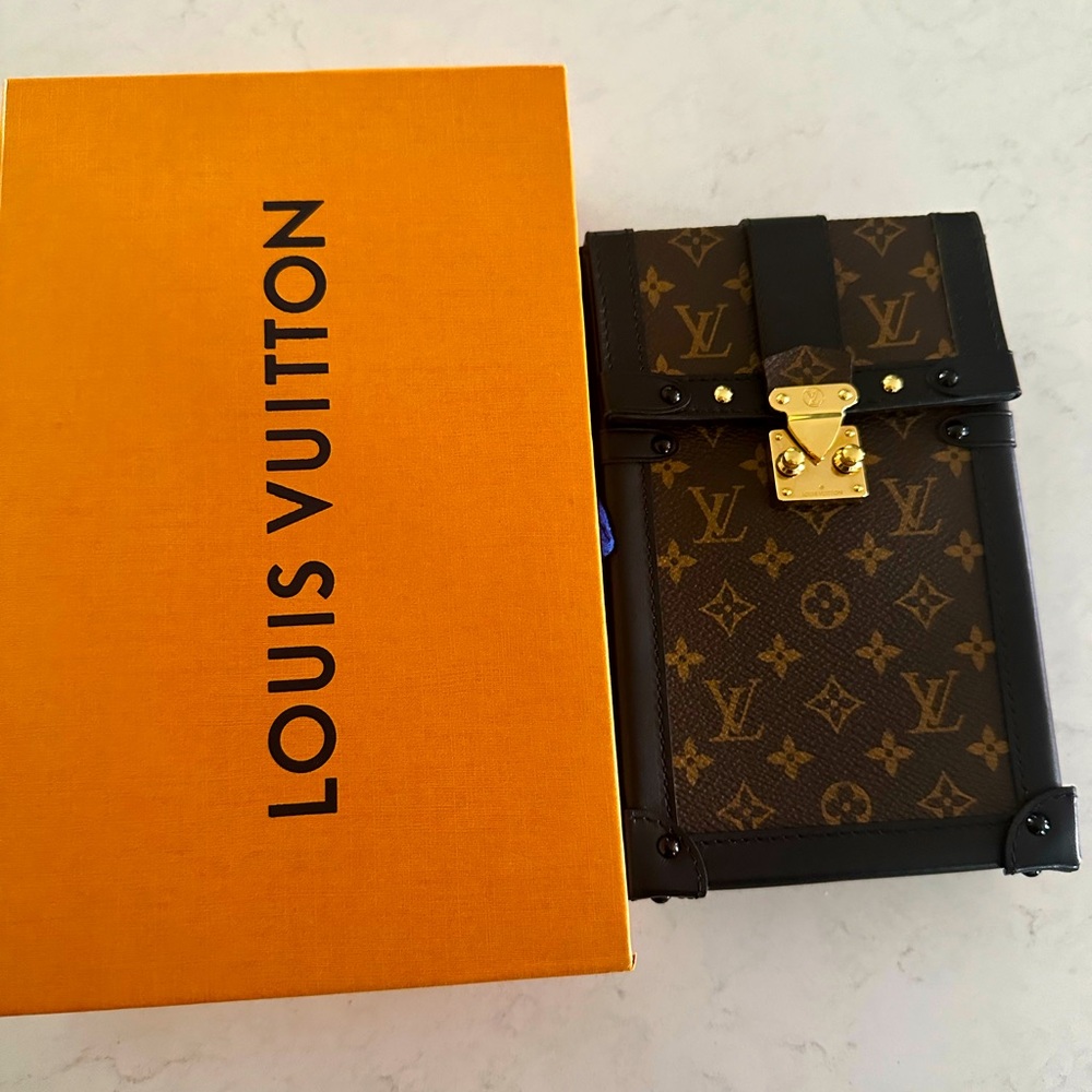 Louis Vuitton Monogram Pochette Trunk Verticale with Strap